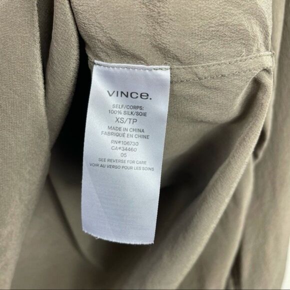 Vince Shirred 100% Silk Blouse Top XS Drop Shoulder Slouchy Balloon Long Sleeve - Picture 11 of 15